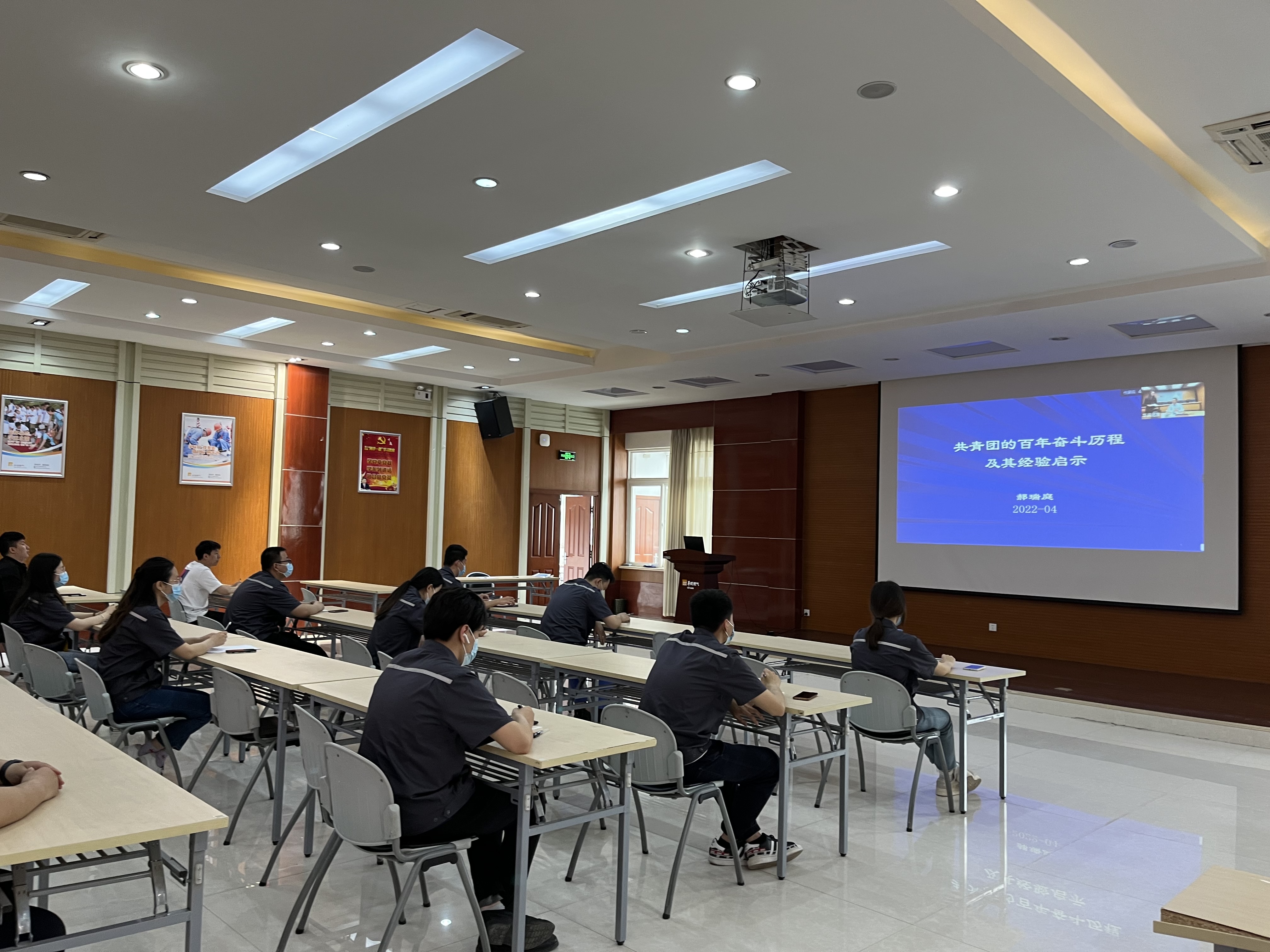4-220506160AU50.JPG